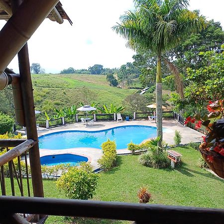 Finca Hotel Palmas Frente A Panaca Quimbaya Bagian luar foto