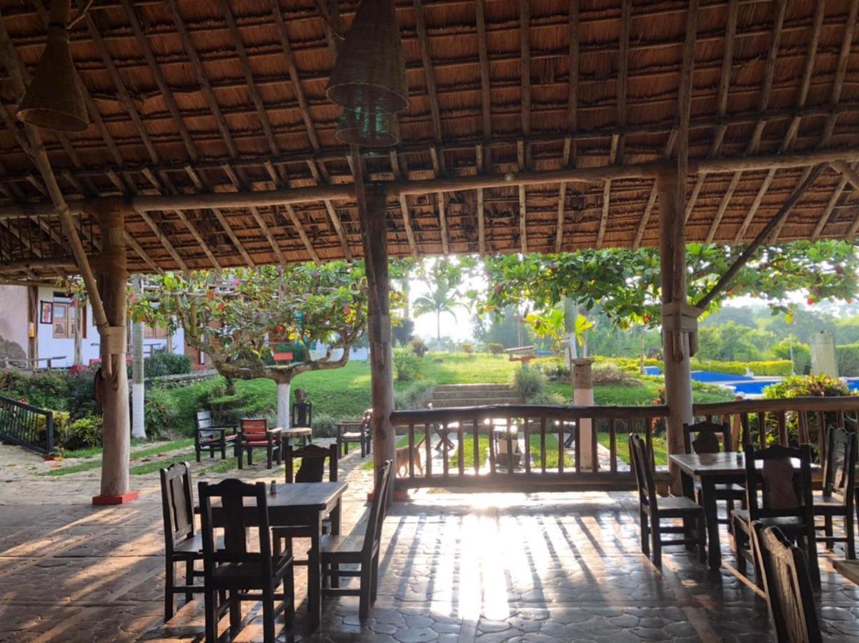 Finca Hotel Palmas Frente A Panaca Quimbaya Bagian luar foto